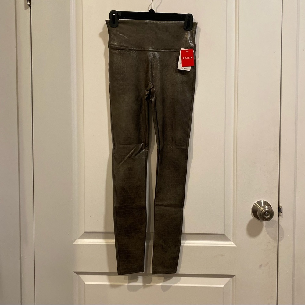Spanx Faux Leather Croc Shine Leggings in Color Darkened Olive - Picture 4 of 5